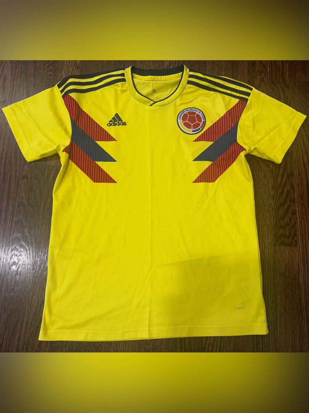 2018 Men's Adidas Colombia Soccer Home Jersey Size Medium